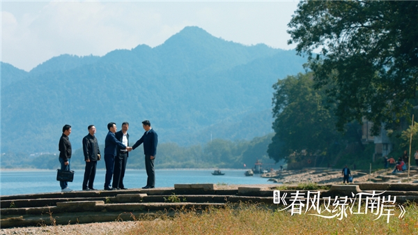 《春风又绿江南岸》：“四两拨千斤”展现时代重任