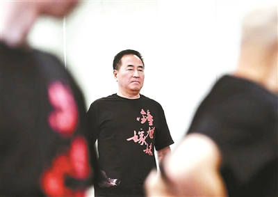 杨立新：排话剧 是一个智慧投入