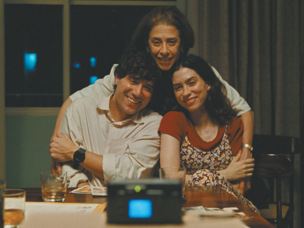 母亲用坚韧写就家族史诗