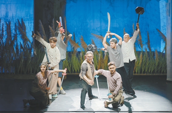 让演员走近观众 让观众走进后台