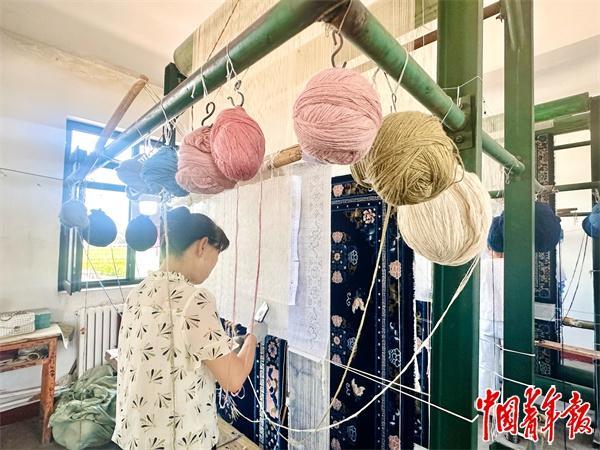 宁夏手工毯:600年非遗“织”就国际范儿