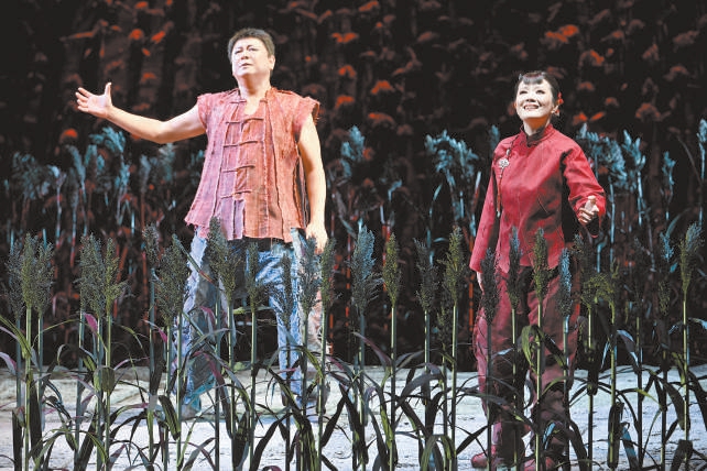 “高粱”搬上舞台 挥洒中国风格