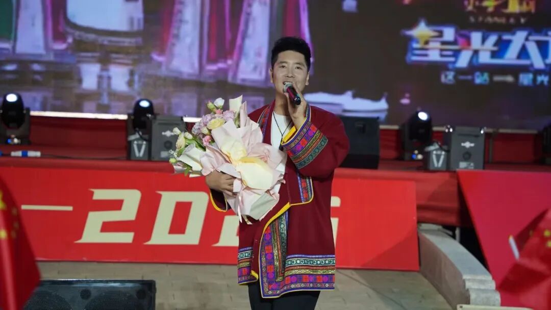 甘肃武都:喜迎华诞歌盛世 艺汇万象唱陇南