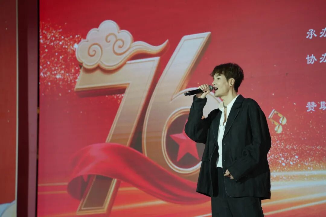 甘肃武都:喜迎华诞歌盛世 艺汇万象唱陇南