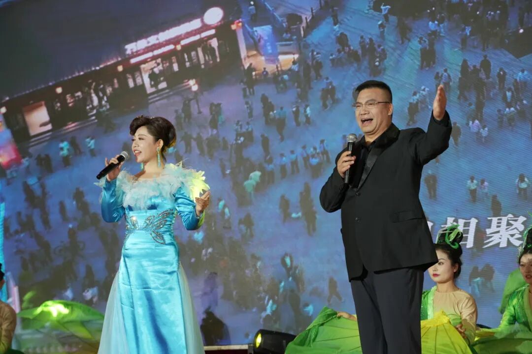 甘肃武都:喜迎华诞歌盛世 艺汇万象唱陇南