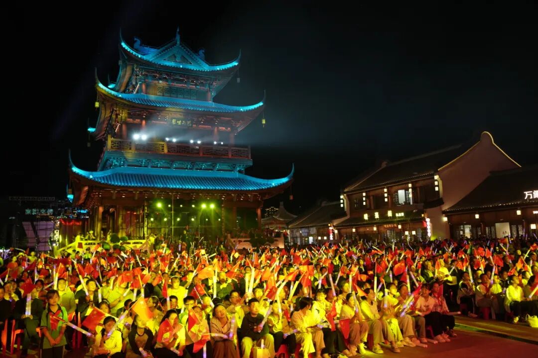 甘肃武都:喜迎华诞歌盛世 艺汇万象唱陇南