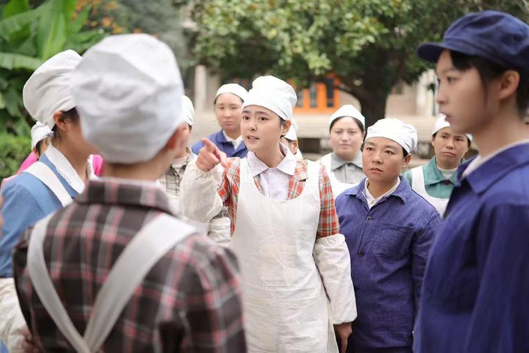 微短剧《绽放吧,厂花》开机 4K高帧率还原90年代纺织女工奋斗史诗