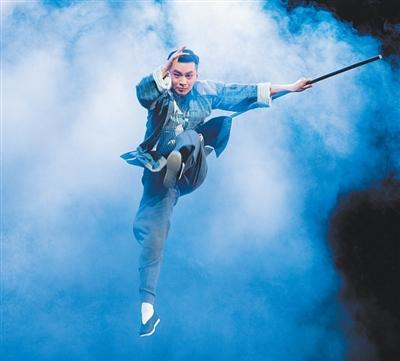 在角色的生命中锻造自身